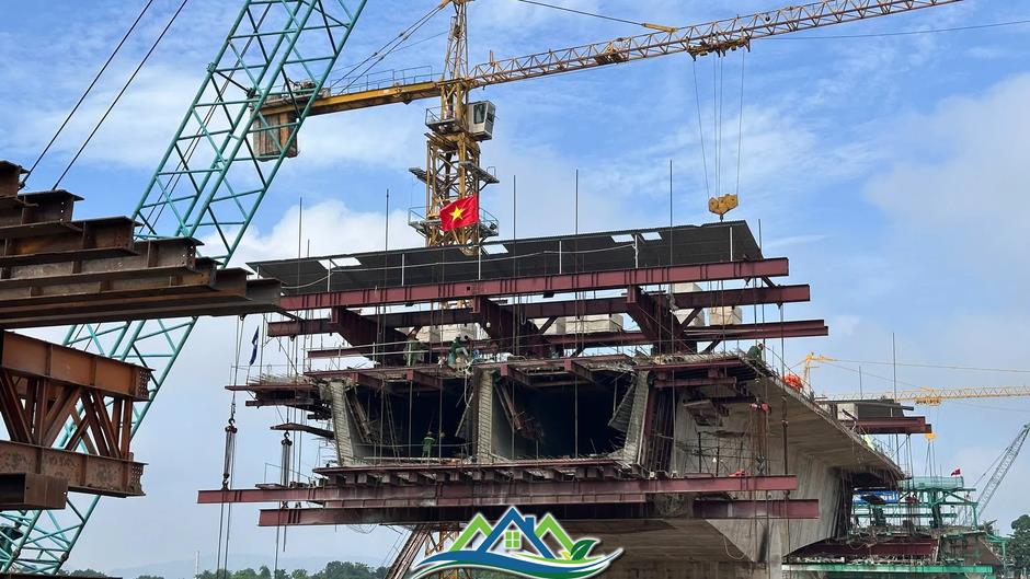 Cầu Phong Châu mới dự kiến hợp long vào dịp Quốc khánh 2/9 Cầu Phong Châu mới dự kiến hợp long vào dịp Quốc khánh 2/9