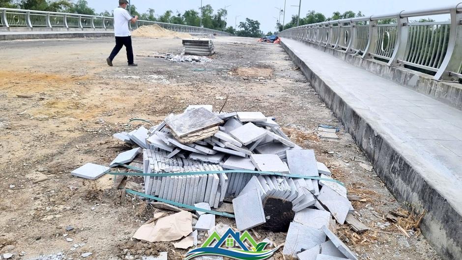 Cầu trăm tỷ chơi vơi không đường dẫn