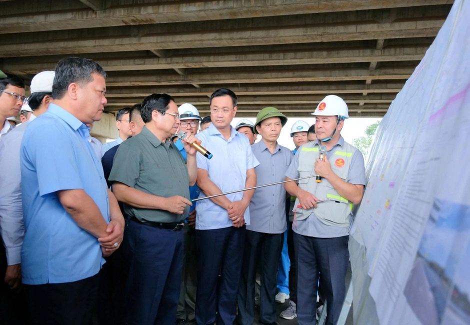 Chỉ 20 ngày nữa, cao tốc Vạn Ninh - Cam Lộ dài 65km, mở ra trục kết nối chiến lược sẽ được thông xe Chỉ 20 ngày nữa, cao tốc Vạn Ninh - Cam Lộ dài 65km, mở ra trục kết nối chiến lược sẽ được thông xe