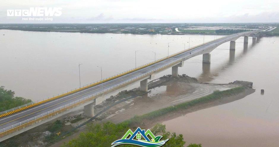 Chiêm ngưỡng cầu sông Hồng gần 1.000 tỷ đồng nối Hưng Yên với Ninh Bình Chiêm ngưỡng cầu sông Hồng gần 1.000 tỷ đồng nối Hưng Yên với Ninh Bình