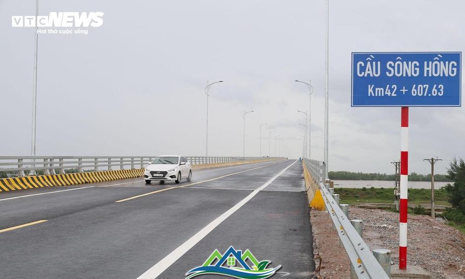 Chiêm ngưỡng cầu sông Hồng gần 1.000 tỷ đồng nối Hưng Yên với Ninh Bình Chiêm ngưỡng cầu sông Hồng gần 1.000 tỷ đồng nối Hưng Yên với Ninh Bình