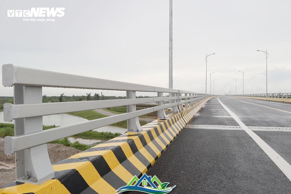Chiêm ngưỡng cầu sông Hồng gần 1.000 tỷ đồng nối Hưng Yên với Ninh Bình Chiêm ngưỡng cầu sông Hồng gần 1.000 tỷ đồng nối Hưng Yên với Ninh Bình