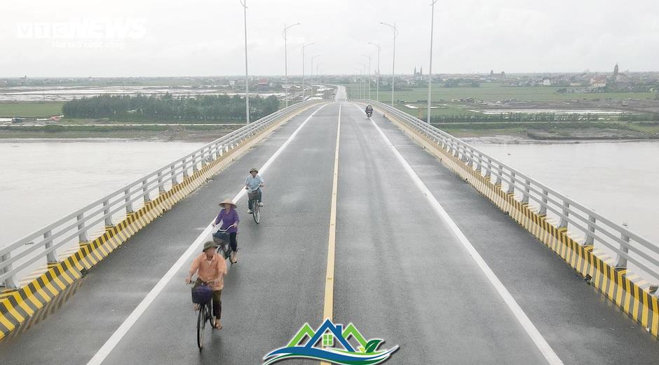 Chiêm ngưỡng cầu sông Hồng gần 1.000 tỷ đồng nối Hưng Yên với Ninh Bình Chiêm ngưỡng cầu sông Hồng gần 1.000 tỷ đồng nối Hưng Yên với Ninh Bình