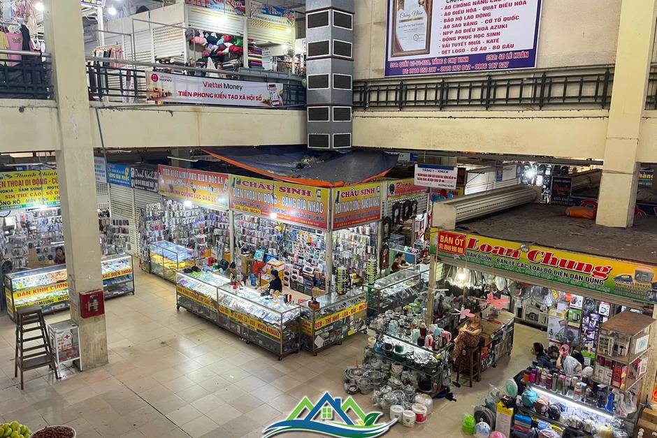 Chợ Vinh 'sáng đèn' sau hơn 1 tuần tiểu thương đồng loạt đóng cửa Chợ Vinh 'sáng đèn' sau hơn 1 tuần tiểu thương đồng loạt đóng cửa