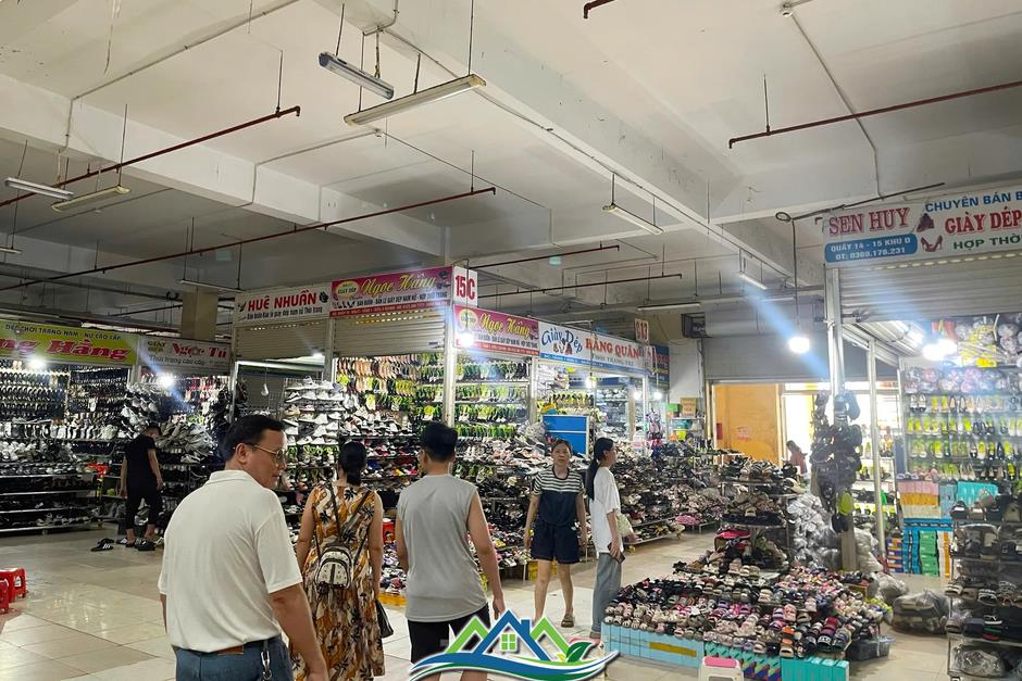 Chợ Vinh 'sáng đèn' sau hơn 1 tuần tiểu thương đồng loạt đóng cửa Chợ Vinh 'sáng đèn' sau hơn 1 tuần tiểu thương đồng loạt đóng cửa