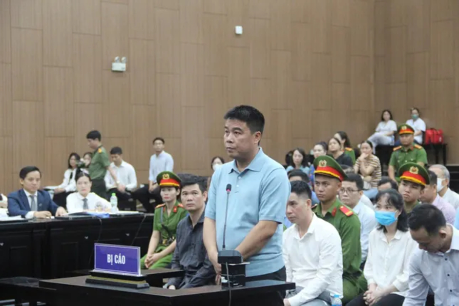 Chủ tịch Tập đoàn Phúc Sơn Nguyễn Văn Hậu khai rành rọt những lần hối lộ nhóm cựu quan chức 3 tỉnh Chủ tịch Tập đoàn Phúc Sơn Nguyễn Văn Hậu khai rành rọt những lần hối lộ nhóm cựu quan chức 3 tỉnh
