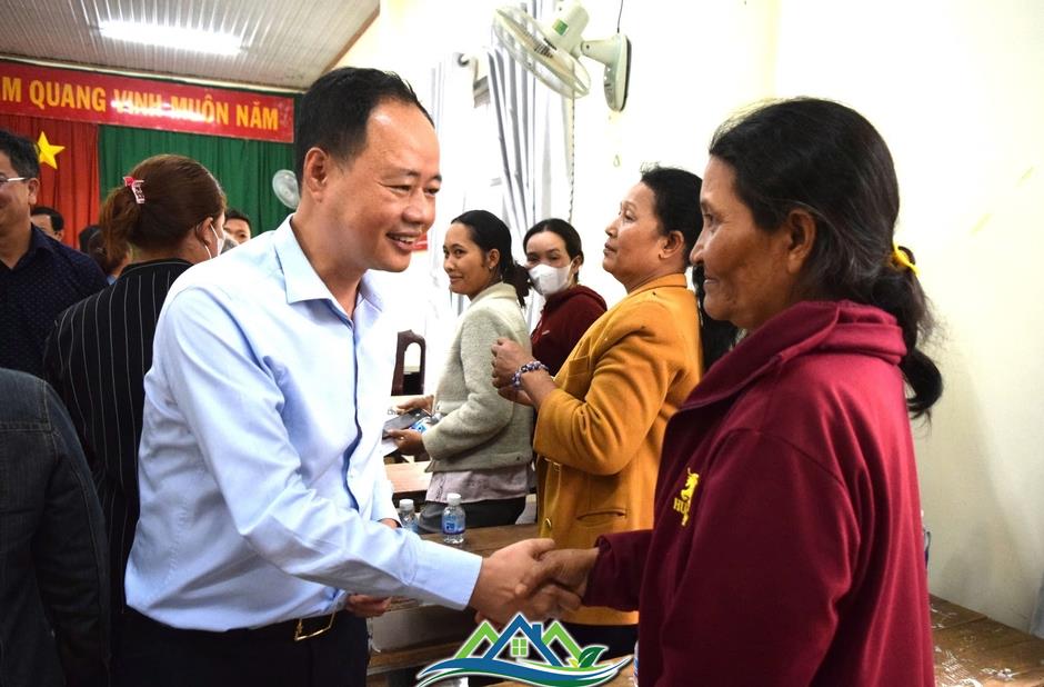 Chủ tịch UBND tỉnh Lâm Đồng đối thoại với người dân tại dự án ngàn tỉ Chủ tịch UBND tỉnh Lâm Đồng đối thoại với người dân tại dự án ngàn tỉ