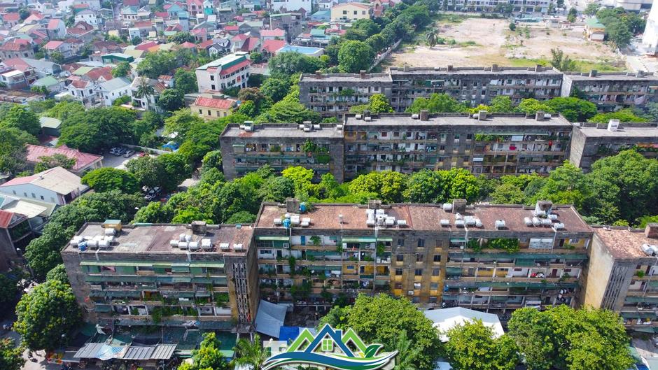 Chung cư xuống cấp, trần rơi lả tả Chung cư xuống cấp, trần rơi lả tả