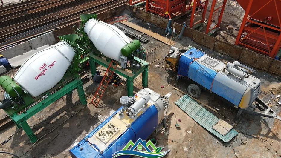 Công trường xây dựng cầu Tứ Liên sau 1 tháng thi công Công trường xây dựng cầu Tứ Liên sau 1 tháng thi công