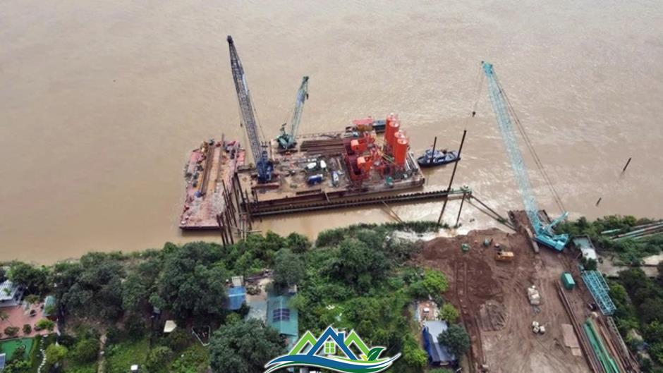 Công trường xây dựng cầu Tứ Liên sau 1 tháng thi công Công trường xây dựng cầu Tứ Liên sau 1 tháng thi công