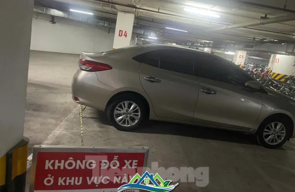 Cư dân khốn khổ vì dựng barie, hoán đổi công năng chỗ để xe tầng hầm chung cư Cư dân khốn khổ vì dựng barie, hoán đổi công năng chỗ để xe tầng hầm chung cư
