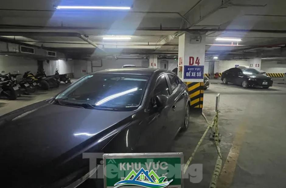 Cư dân khốn khổ vì dựng barie, hoán đổi công năng chỗ để xe tầng hầm chung cư Cư dân khốn khổ vì dựng barie, hoán đổi công năng chỗ để xe tầng hầm chung cư