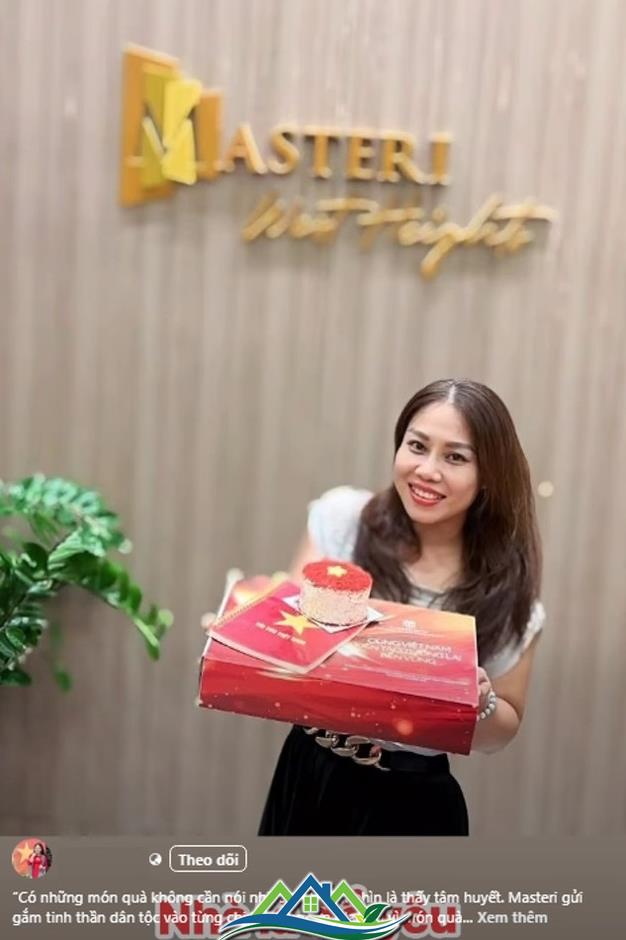 Cư dân Masterise Homes nhận quà yêu nước chung tay phủ đỏ Việt Nam