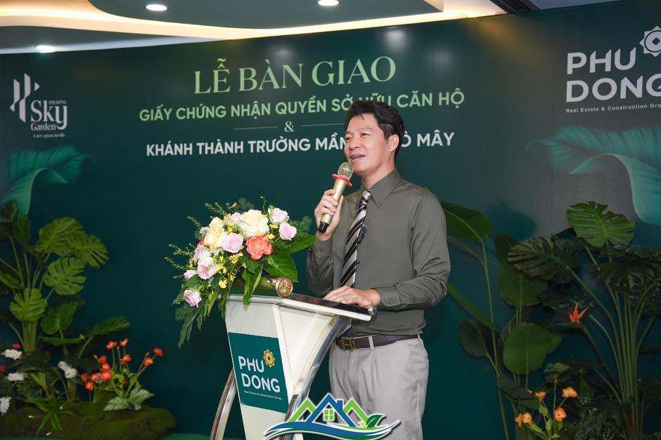 Cư dân Phú Đông Sky Garden nhận sổ hồng sau 3 tháng về nhà mới Cư dân Phú Đông Sky Garden nhận sổ hồng sau 3 tháng về nhà mới