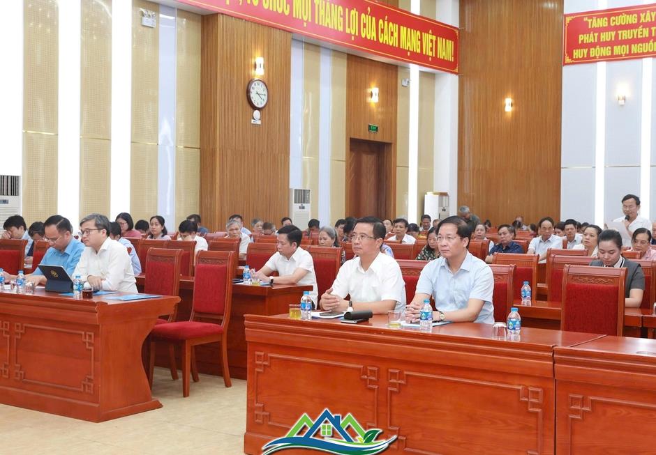 Cử tri Hoàng Mai kiến nghị giải quyết vướng mắc về giải phóng mặt bằng Cử tri Hoàng Mai kiến nghị giải quyết vướng mắc về giải phóng mặt bằng