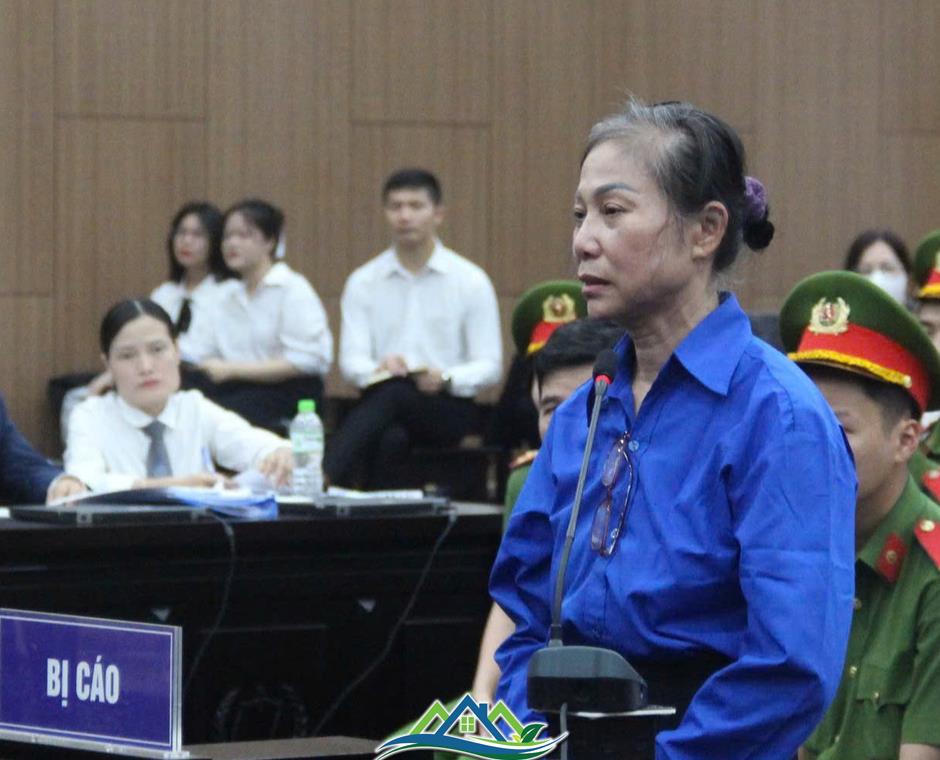 Cựu bí thư Hoàng Thị Thúy Lan khai dùng tiền hối lộ làm từ thiện, ủng hộ người nghèo Cựu bí thư Hoàng Thị Thúy Lan khai dùng tiền hối lộ làm từ thiện, ủng hộ người nghèo