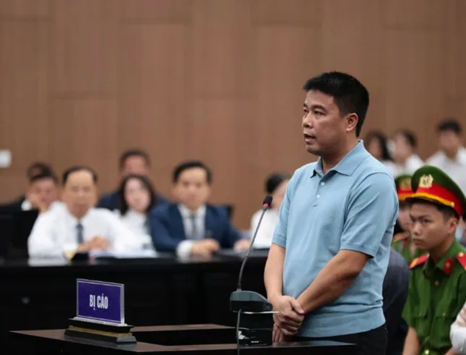Cựu Bí thư Tỉnh ủy Hoàng Thị Thúy Lan bị tuyên phạt 14 năm tù, Chủ tịch Tập đoàn Phúc Sơn 30 năm tù Cựu Bí thư Tỉnh ủy Hoàng Thị Thúy Lan bị tuyên phạt 14 năm tù, Chủ tịch Tập đoàn Phúc Sơn 30 năm tù