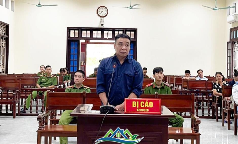 Cựu hiệu trưởng lừa nhận 