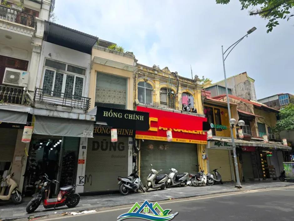 Đằng sau việc phố kinh doanh sầm uất ở Hà Nội vắng tanh vắng ngắt Đằng sau việc phố kinh doanh sầm uất ở Hà Nội vắng tanh vắng ngắt