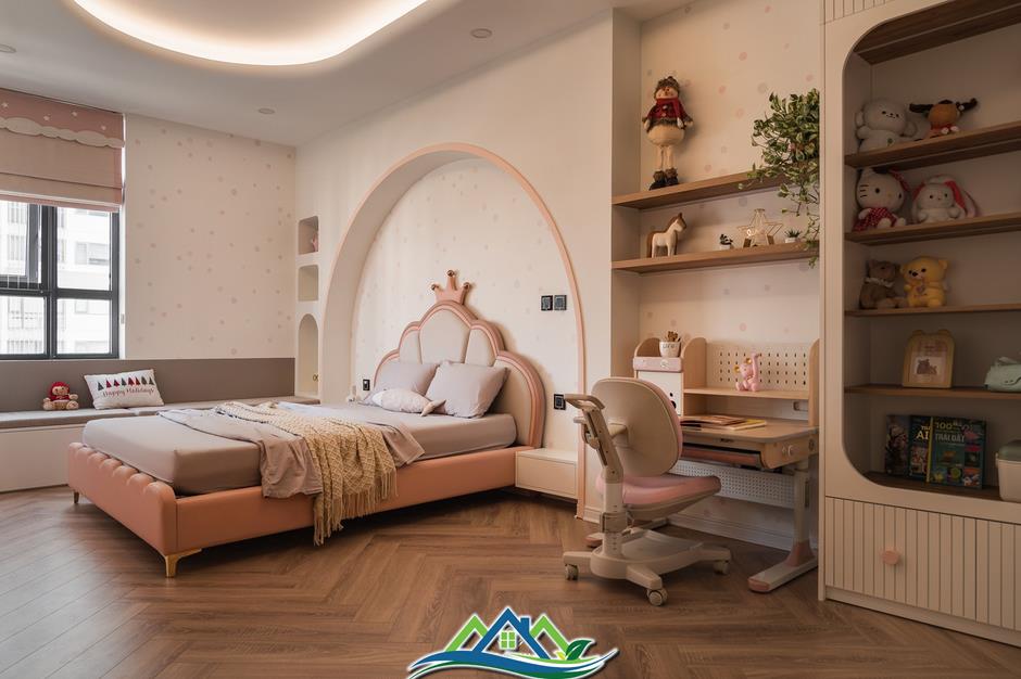 Đập thông hai căn hộ tạo nên không gian 260m2 rộng mở