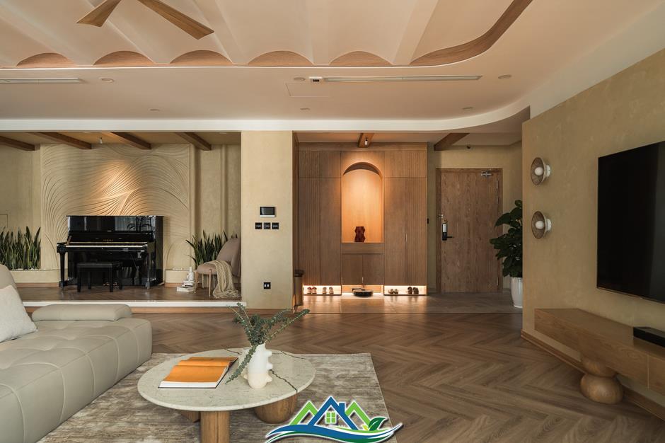 Đập thông hai căn hộ tạo nên không gian 260m2 rộng mở