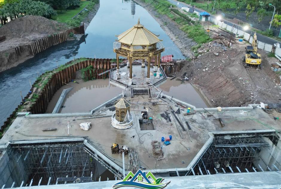 Đập tràn giữ nước có kiến trúc 'lạ mắt' đã hình thành trên sông Tô Lịch Đập tràn giữ nước có kiến trúc 'lạ mắt' đã hình thành trên sông Tô Lịch