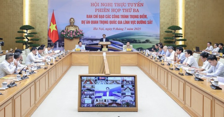 Đẩy nhanh dự án đường sắt, quyết liệt xóa nhà tạm