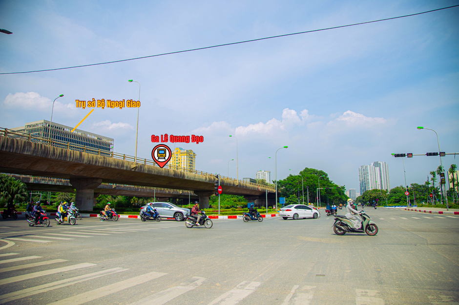 Điểm danh vị trí ga tuyến metro Văn Cao - Hoà Lạc: Đại đô thị của Vinhomes, toà nhà cao thứ 2 Hà Nội đón tin vui