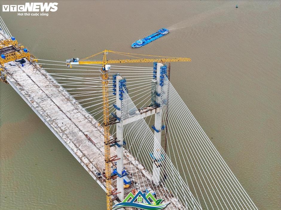 Diện mạo hai cầu dây văng tĩnh không cao nhất Việt Nam sau 10 năm khởi công Diện mạo hai cầu dây văng tĩnh không cao nhất Việt Nam sau 10 năm khởi công