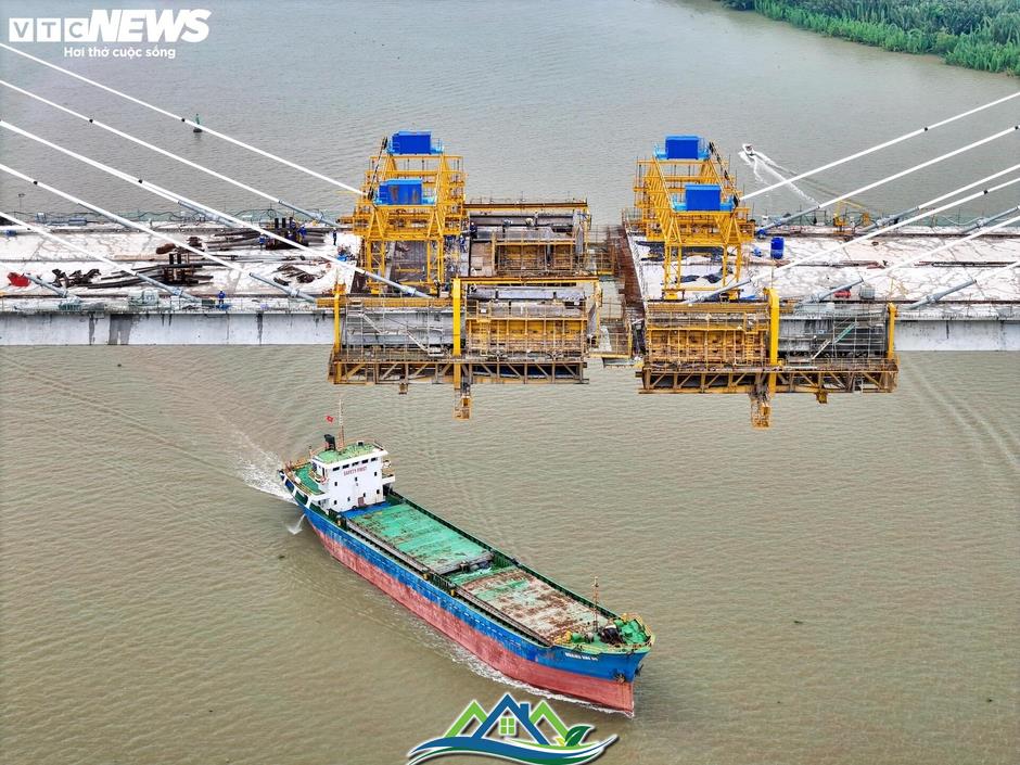 Diện mạo hai cầu dây văng tĩnh không cao nhất Việt Nam sau 10 năm khởi công Diện mạo hai cầu dây văng tĩnh không cao nhất Việt Nam sau 10 năm khởi công