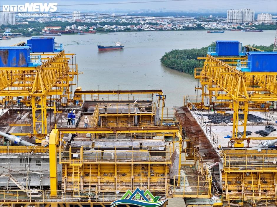 Diện mạo hai cầu dây văng tĩnh không cao nhất Việt Nam sau 10 năm khởi công Diện mạo hai cầu dây văng tĩnh không cao nhất Việt Nam sau 10 năm khởi công