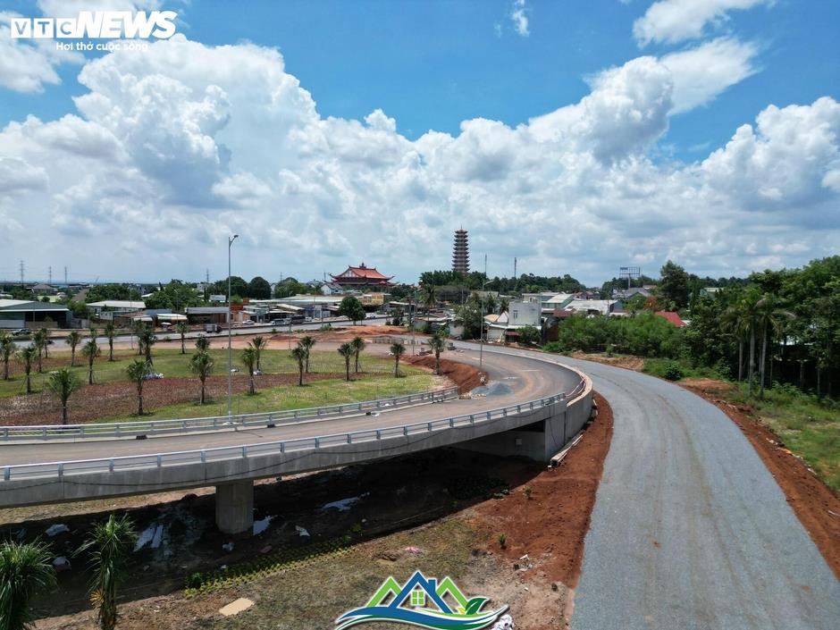 Diện mạo mới tuyến đường kết nối sân bay Long Thành trước ngày khai thác Diện mạo mới tuyến đường kết nối sân bay Long Thành trước ngày khai thác