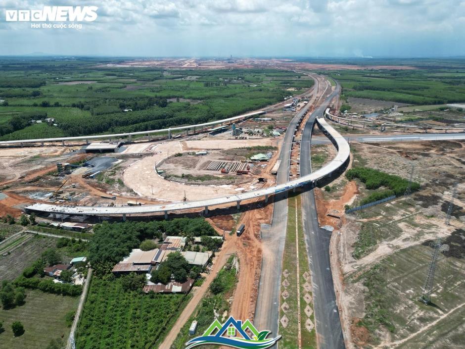 Diện mạo mới tuyến đường kết nối sân bay Long Thành trước ngày khai thác Diện mạo mới tuyến đường kết nối sân bay Long Thành trước ngày khai thác