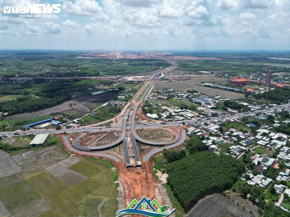 Diện mạo mới tuyến đường kết nối sân bay Long Thành trước ngày khai thác Diện mạo mới tuyến đường kết nối sân bay Long Thành trước ngày khai thác