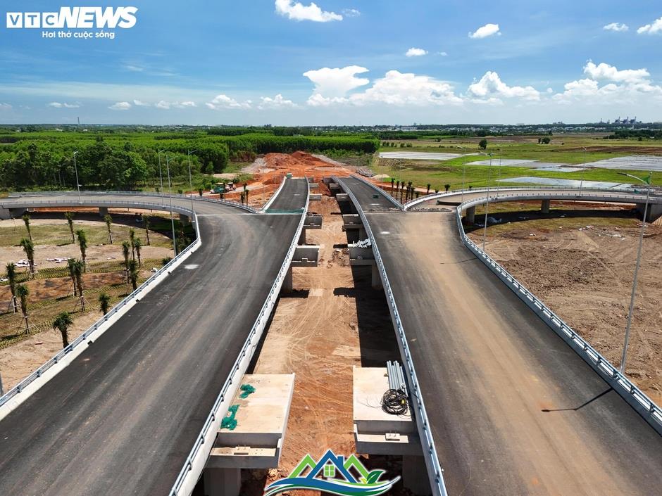 Diện mạo mới tuyến đường kết nối sân bay Long Thành trước ngày khai thác Diện mạo mới tuyến đường kết nối sân bay Long Thành trước ngày khai thác