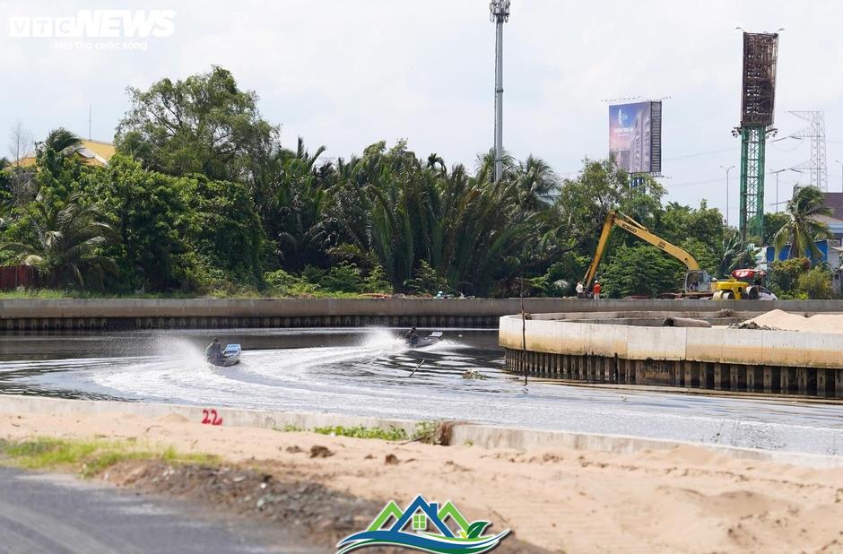 Dự án cải tạo kênh dài nhất TP.HCM: Công trường vắng lặng, nhiều gói thầu ì ạch Dự án cải tạo kênh dài nhất TP.HCM: Công trường vắng lặng, nhiều gói thầu ì ạch