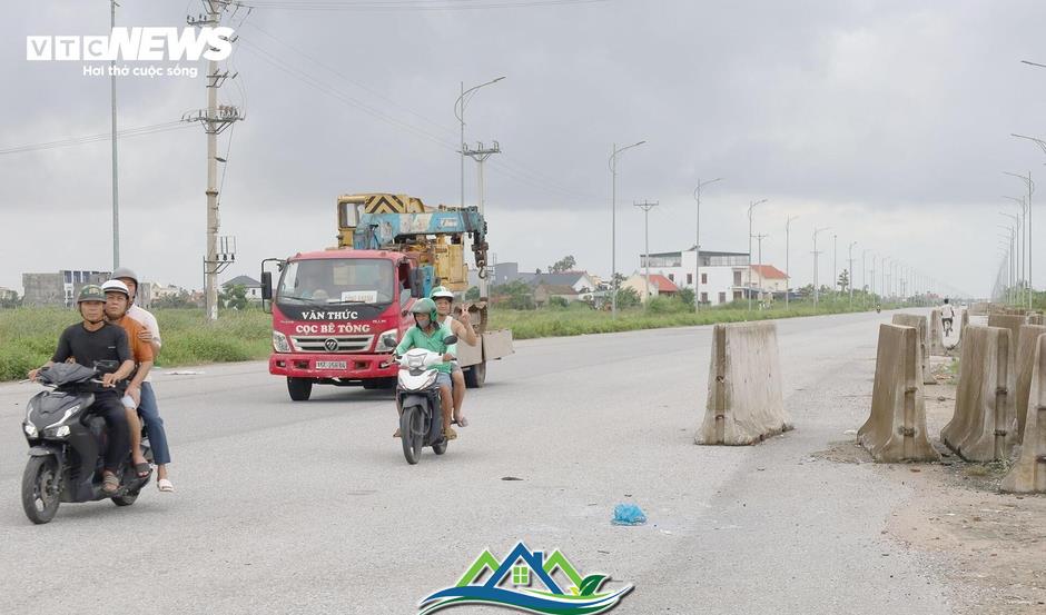 Đường bộ ven biển qua Hải Phòng 3.700 tỷ đồng 'đắp chiếu' sau 8 năm khởi công Đường bộ ven biển qua Hải Phòng 3.700 tỷ đồng 'đắp chiếu' sau 8 năm khởi công