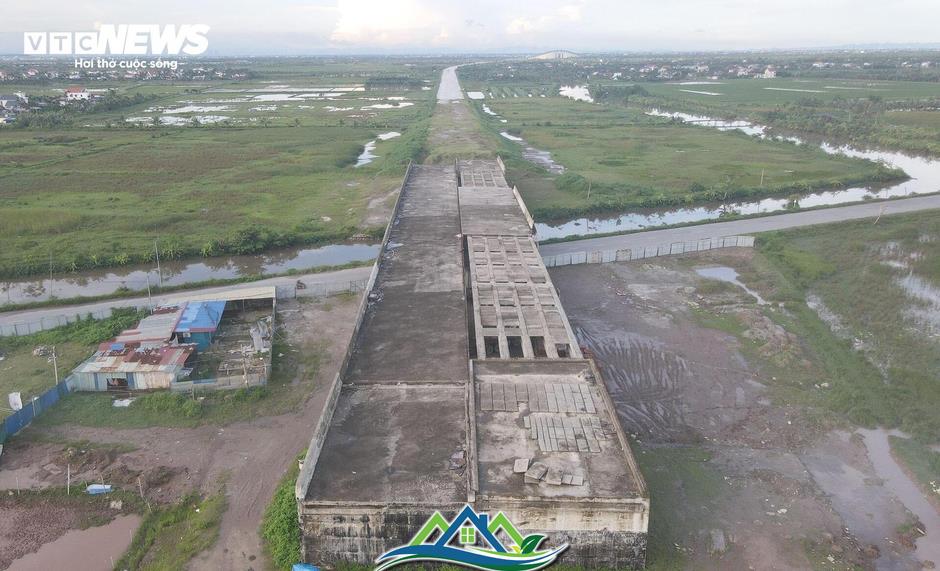 Đường bộ ven biển qua Hải Phòng 3.700 tỷ đồng 'đắp chiếu' sau 8 năm khởi công Đường bộ ven biển qua Hải Phòng 3.700 tỷ đồng 'đắp chiếu' sau 8 năm khởi công