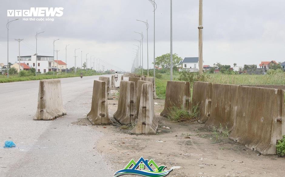 Đường bộ ven biển qua Hải Phòng 3.700 tỷ đồng 'đắp chiếu' sau 8 năm khởi công Đường bộ ven biển qua Hải Phòng 3.700 tỷ đồng 'đắp chiếu' sau 8 năm khởi công