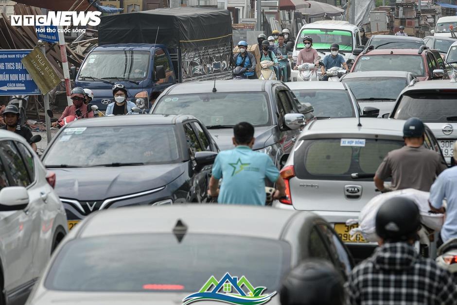 Đường hơn 2km ở Hà Nội làm gần một thập kỷ chưa xong Đường hơn 2km ở Hà Nội làm gần một thập kỷ chưa xong