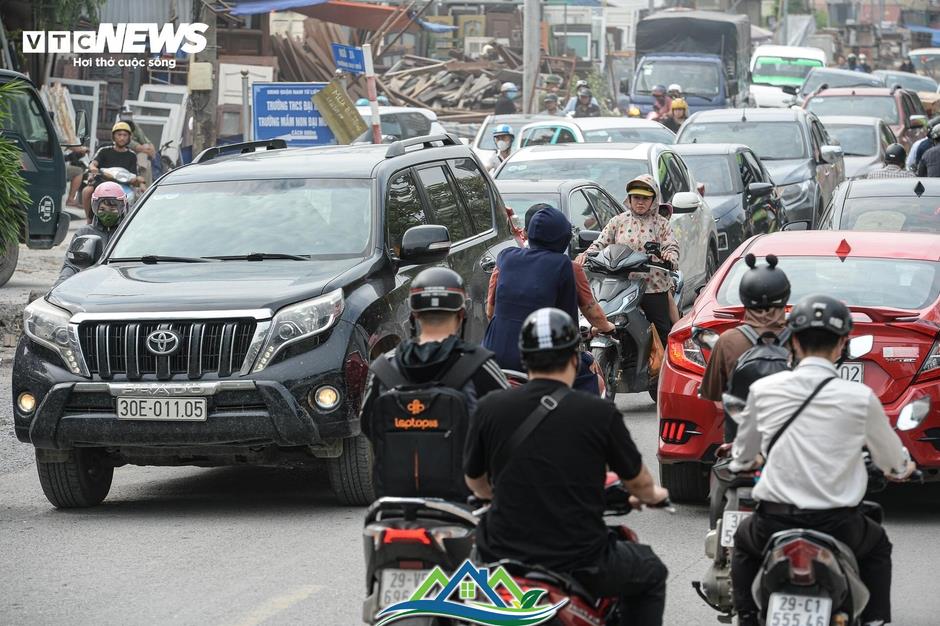 Đường hơn 2km ở Hà Nội làm gần một thập kỷ chưa xong Đường hơn 2km ở Hà Nội làm gần một thập kỷ chưa xong