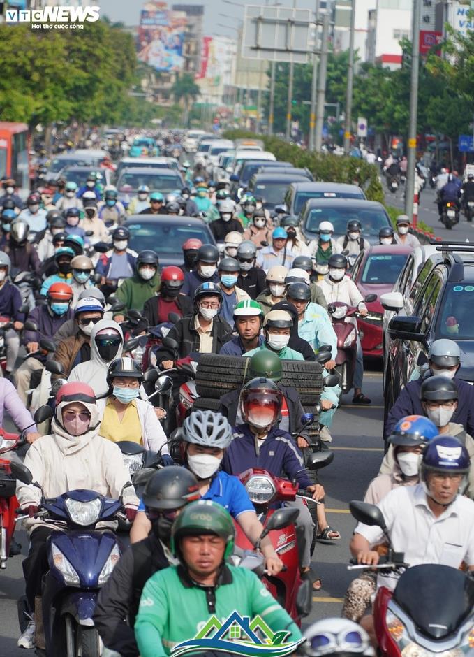 Đường nối 4.800 tỷ đồng đã thông xe, cửa ngõ Tây Bắc TP.HCM vẫn ùn ứ kéo dài Đường nối 4.800 tỷ đồng đã thông xe, cửa ngõ Tây Bắc TP.HCM vẫn ùn ứ kéo dài