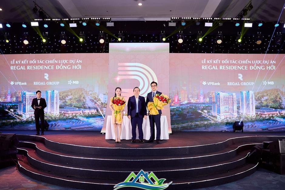 Gần 1000 khách hàng “tranh nhau” 300 căn hộ view biển tại Regal Residence Đồng Hới
