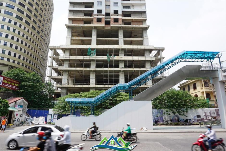 Giá nhà đất 'đu đỉnh' bất chấp áp lực đáo hạn trái phiếu