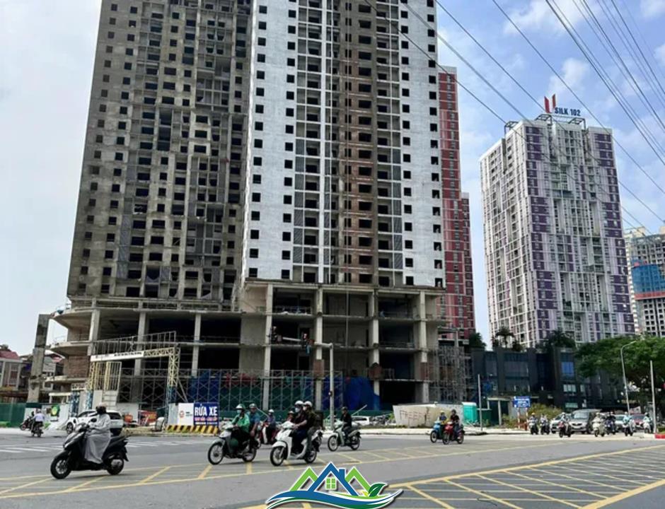 Giá nhà đất 'đua nhau' tăng, người mua lãnh đủ