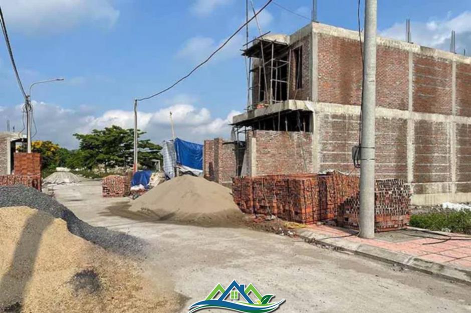 Giá vật liệu xây dựng tăng cao ngất, người dân, doanh nghiệp lo 'méo mặt' Giá vật liệu xây dựng tăng cao ngất, người dân, doanh nghiệp lo 'méo mặt'