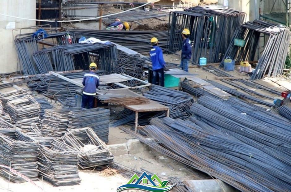 Giá vật liệu xây dựng tăng cao ngất, người dân, doanh nghiệp lo 'méo mặt' Giá vật liệu xây dựng tăng cao ngất, người dân, doanh nghiệp lo 'méo mặt'