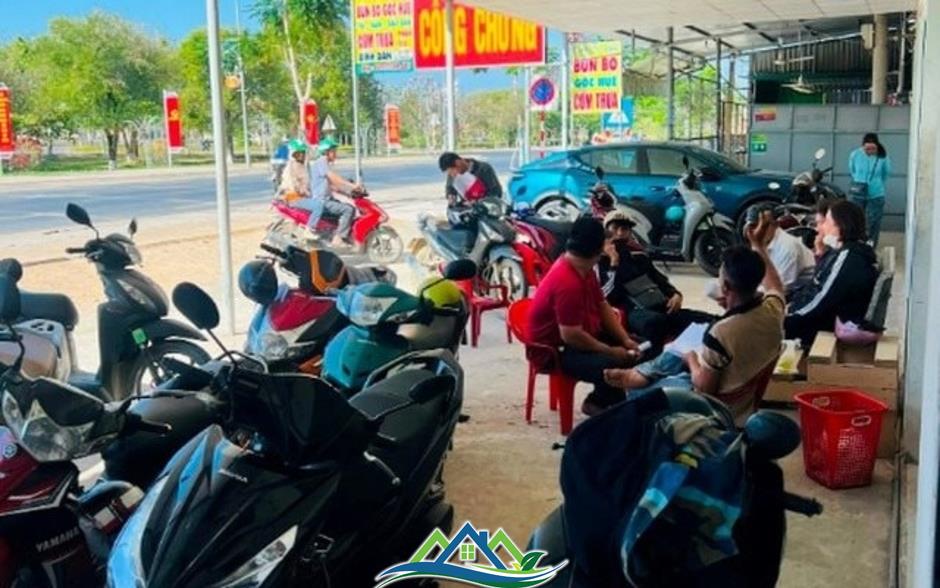 Giới đầu tư bất động sản tìm về vùng ven TP.HCM “săn” đất nền Giới đầu tư bất động sản tìm về vùng ven TP.HCM “săn” đất nền