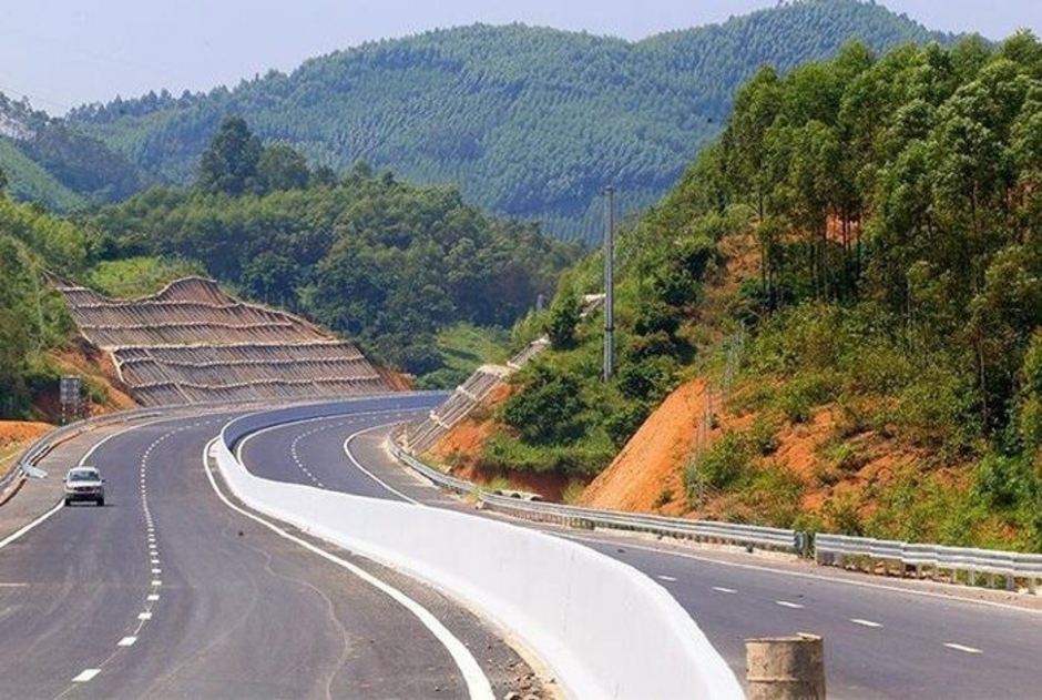 Gói thầu của Vinaconex tại cao tốc Vĩnh Hảo - Phan Thiết: Mới sử dụng 2 năm đã bong tróc, xuống cấp Gói thầu của Vinaconex tại cao tốc Vĩnh Hảo - Phan Thiết: Mới sử dụng 2 năm đã bong tróc, xuống cấp