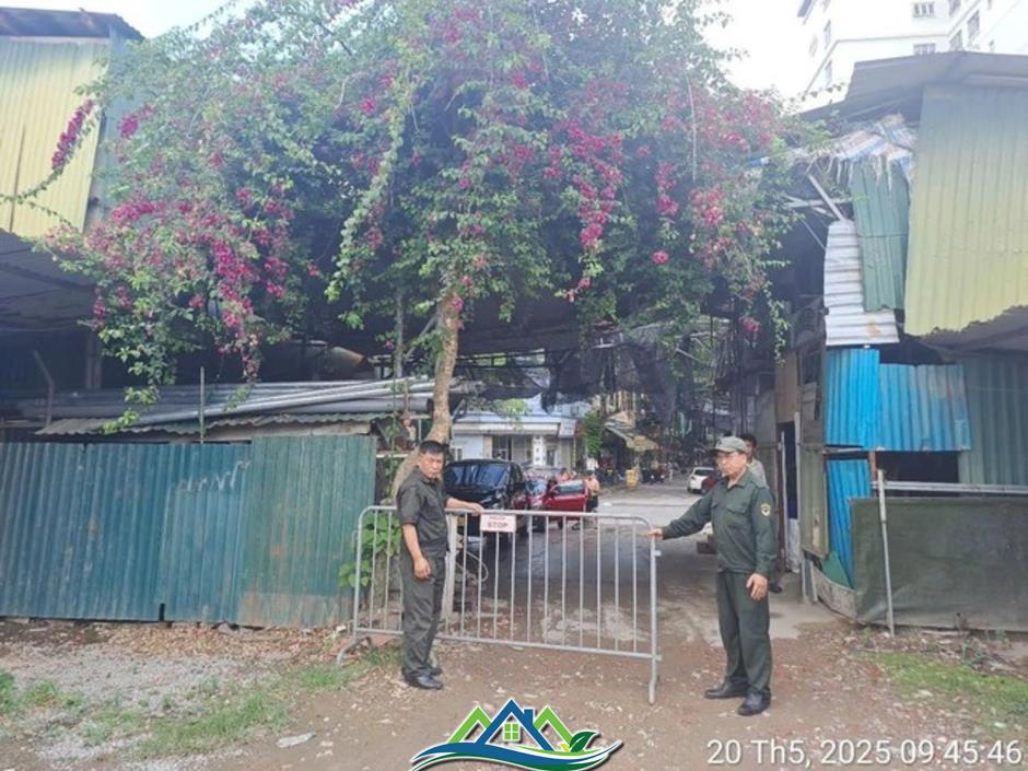 Hà Nội: Bắt đầu 'chiến dịch' giải tỏa 50 bãi trông giữ ô tô trái phép tại quận Hoàng Mai Hà Nội: Bắt đầu 'chiến dịch' giải tỏa 50 bãi trông giữ ô tô trái phép tại quận Hoàng Mai